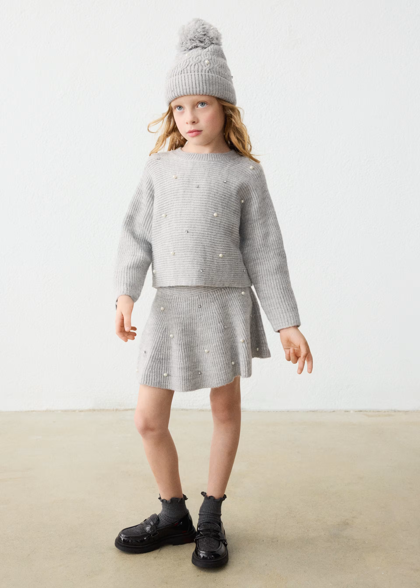 Girl Knit Sweater With Pearls - Grey